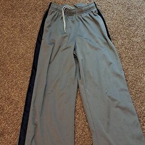 Nike - Boy's gray drawstring pants - Size L